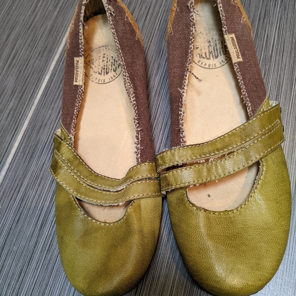 Palladium Green/Brown Flats Size 7.5